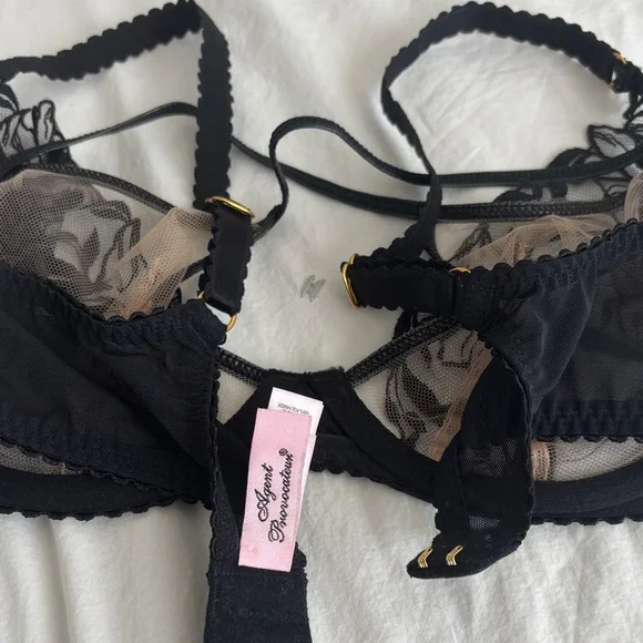 Agent Provocateur Black Floral Lace Bra 36B Scallop Strap Leather Look Detail - Picture 7 of 7